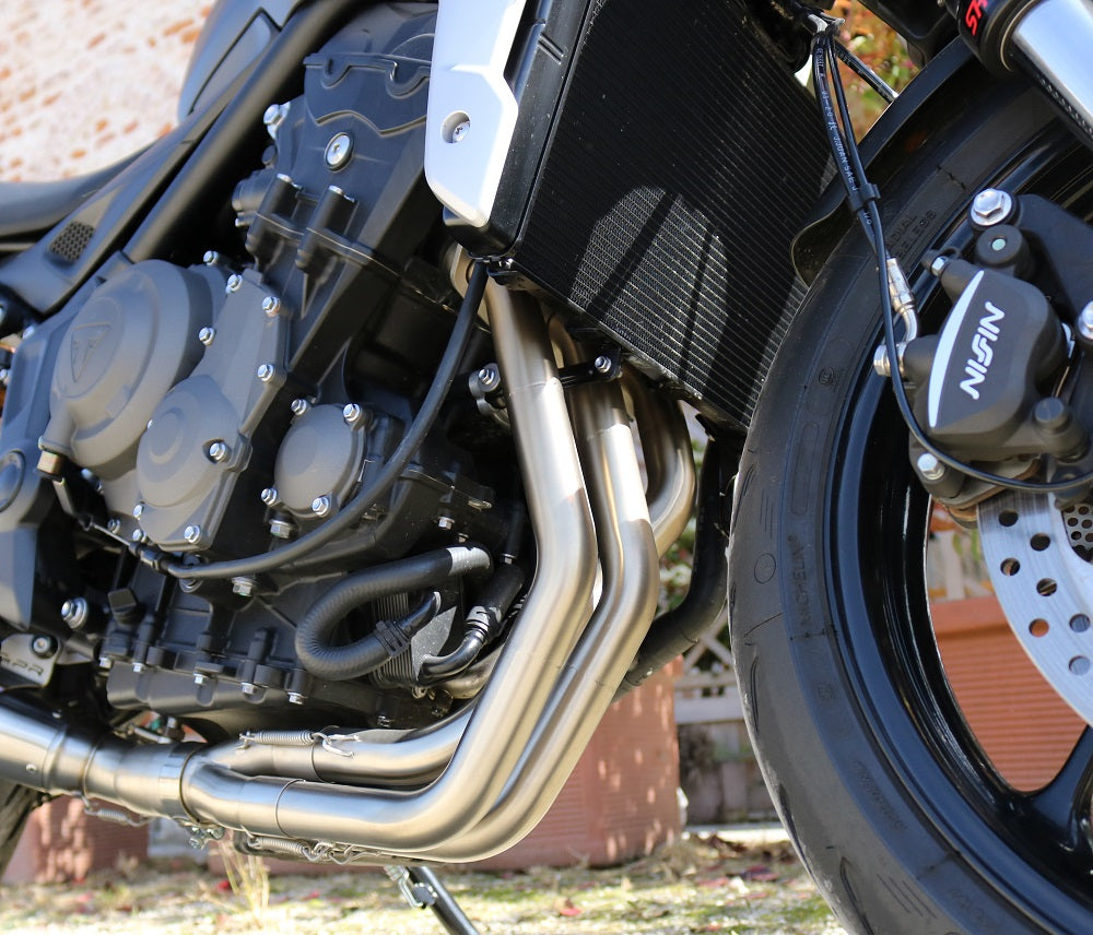 Escape Triumph Trident 660 2021-2024 GPR M3 Poppy Sistema completo Nivel bajo